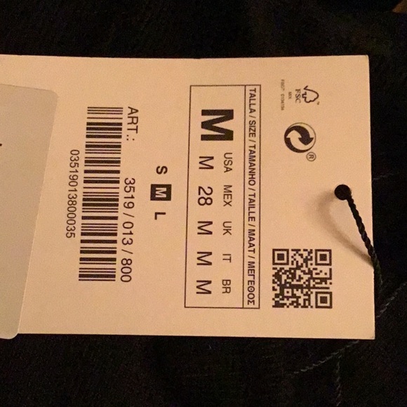 NWT. Zara Black Cutout Turtleneck Cropped Sweater. Size M. - Picture 7 of 8